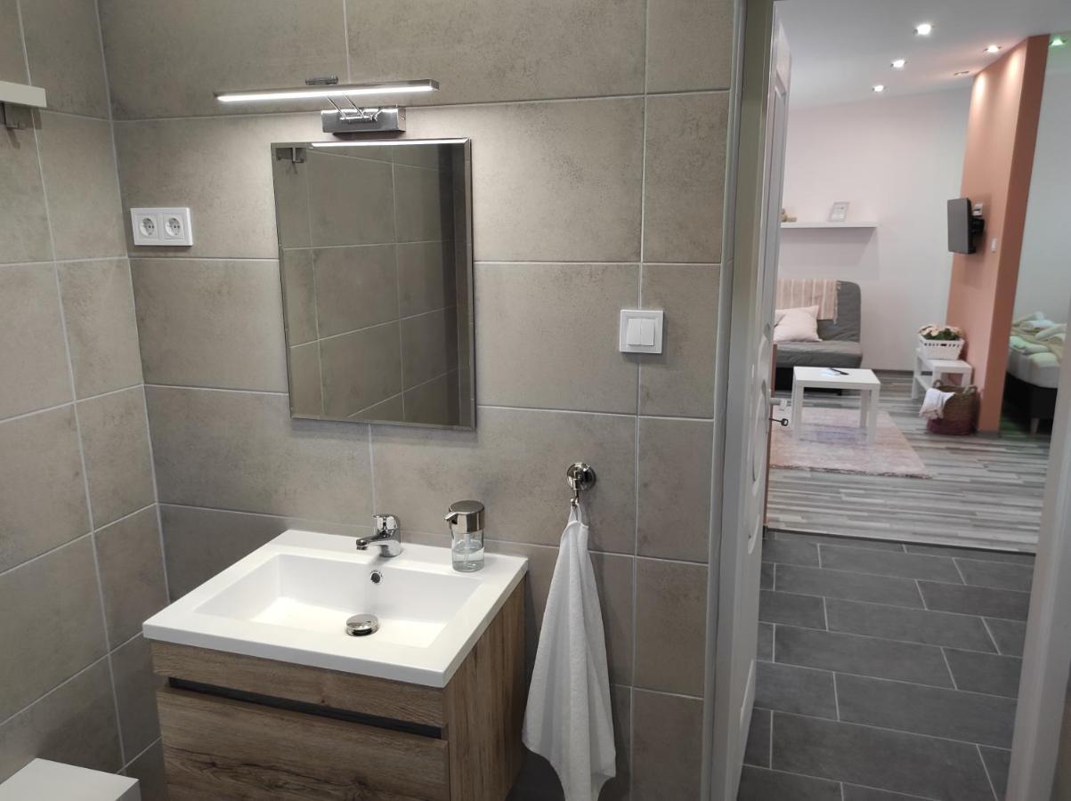 7 Days Apartment Makó Екстериор снимка