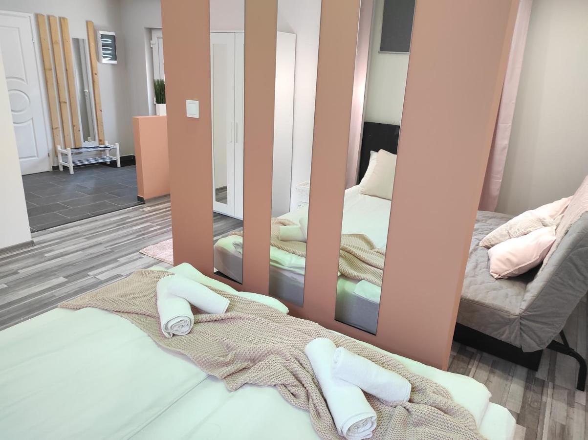 7 Days Apartment Makó Екстериор снимка