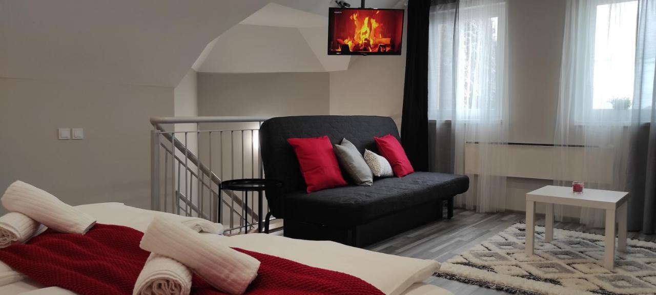7 Days Apartment Makó Екстериор снимка
